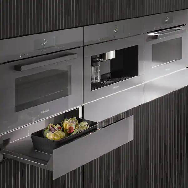 Cuisines équipées haut de gamme anti traces de doigts Bandol fours MIELE
